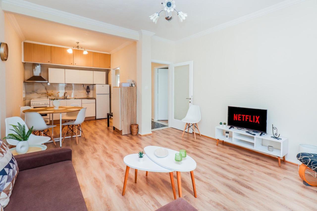 Grand Next To Center 3bd 110sqm * Salonicco